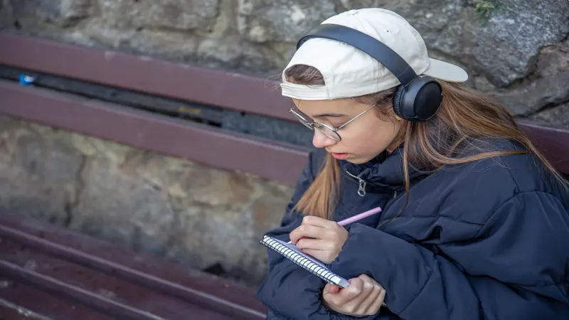 What Are the Smartest Tools for Translating Japanese Text on the Go?